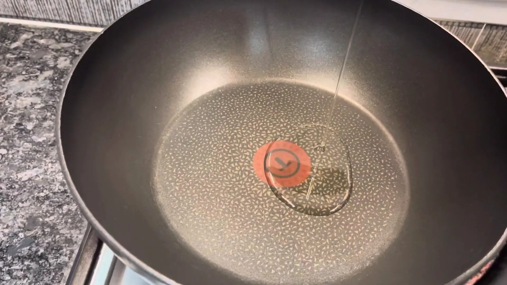 Heating oil with spices