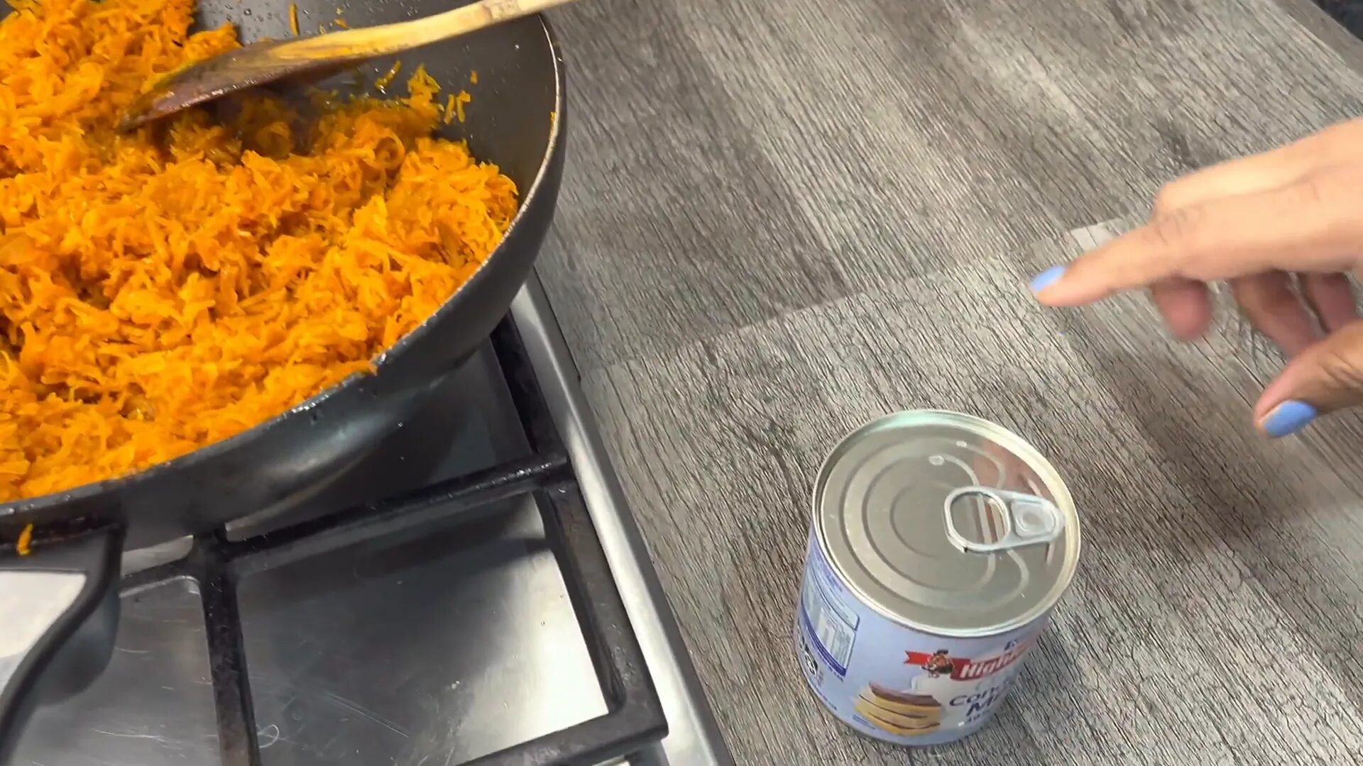 Mixing in condensed milk