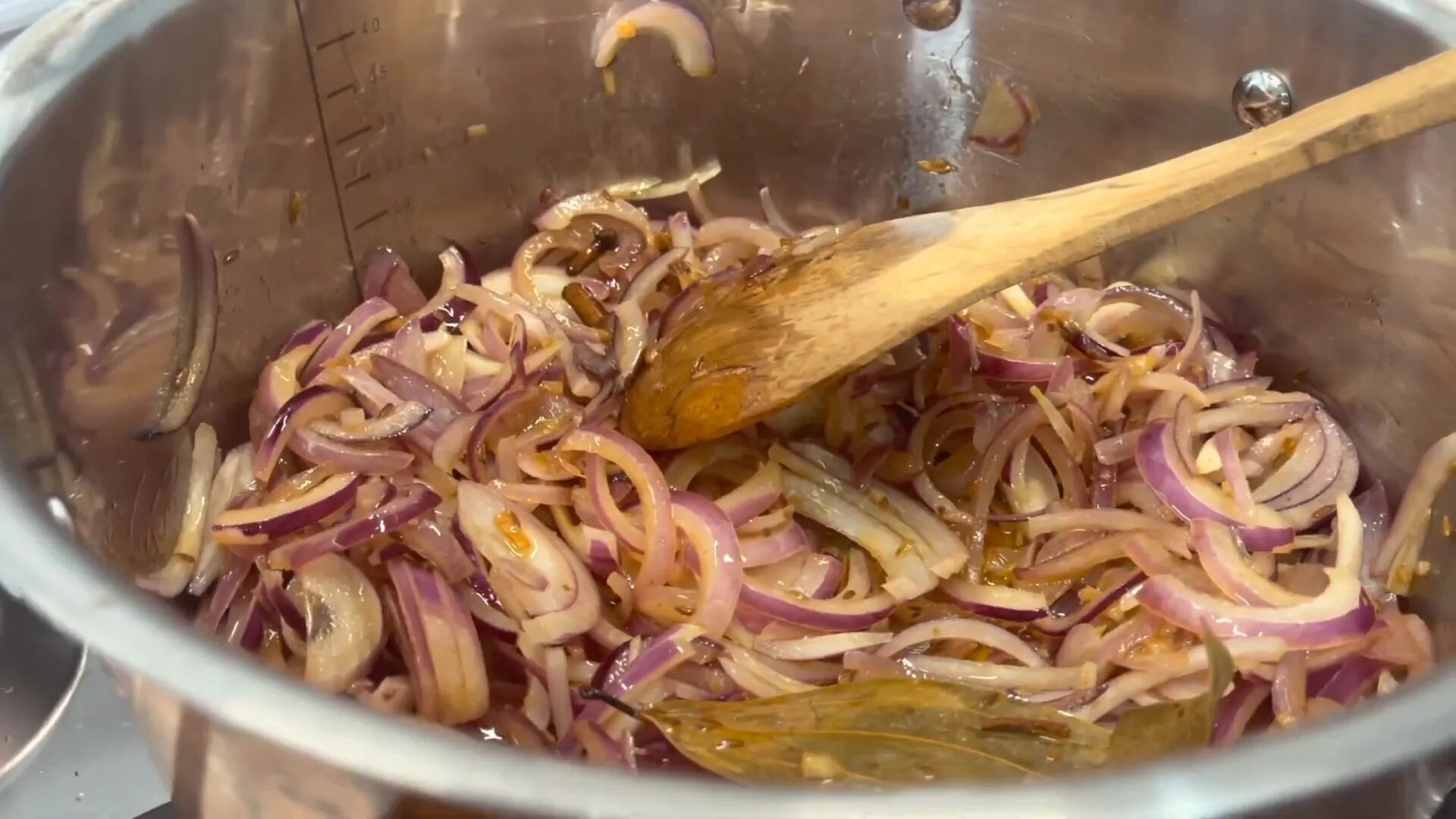 Cooking onions until golden
