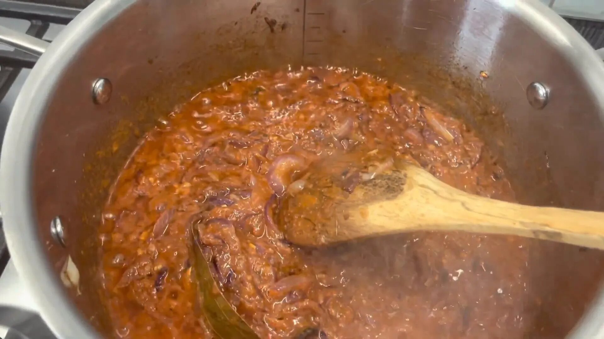 Cooking chicken in the gravy